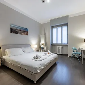 Sant' Ambrogio Flat , Milão Itália